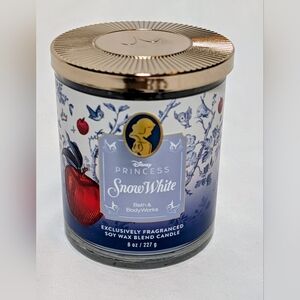 ✨ Disney Princess Snow White Bath & Body Works Candle (8 oz)
